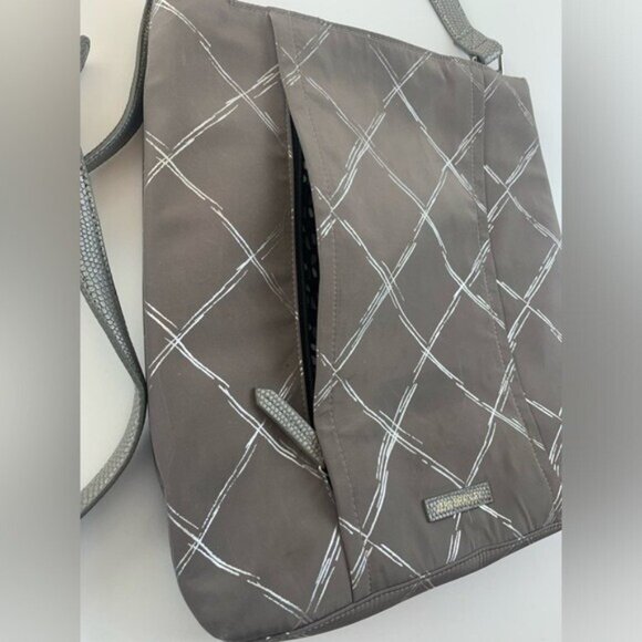 Vera Bradley Silver Nylon Crossbody Shoulder Bag Purse Diamond Pattern Adj Strap - Picture 5 of 11